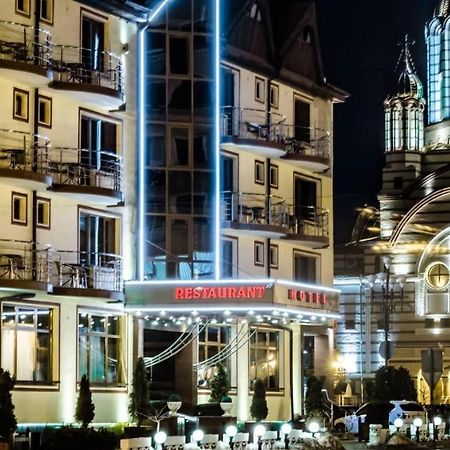 Hotel Bulevard Făgăraş 외부 사진