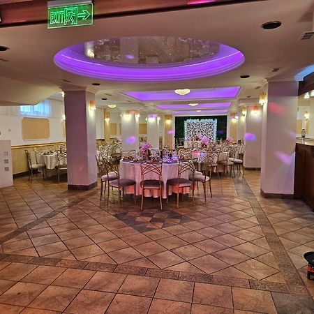 Hotel Bulevard Făgăraş 외부 사진
