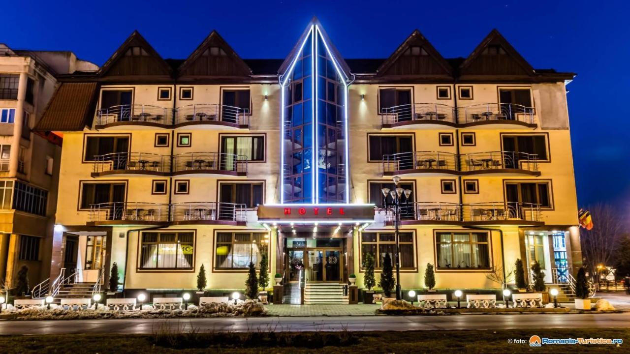 Hotel Bulevard Făgăraş 외부 사진