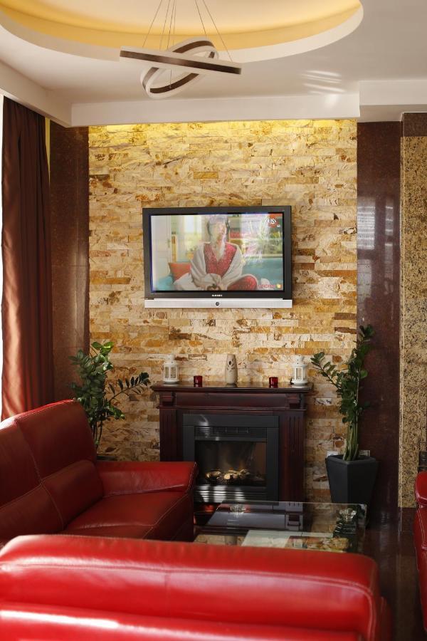 Hotel Bulevard Făgăraş 외부 사진