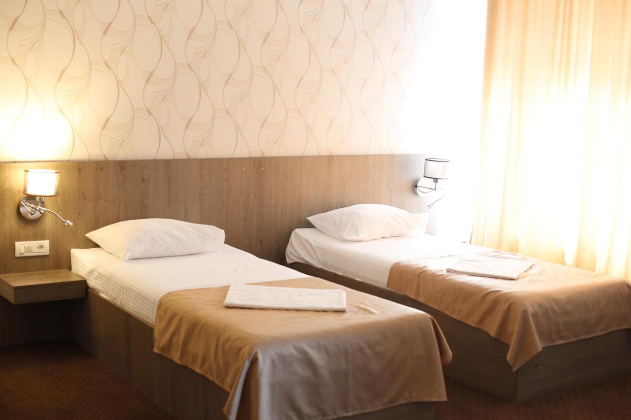 Hotel Bulevard Făgăraş 외부 사진