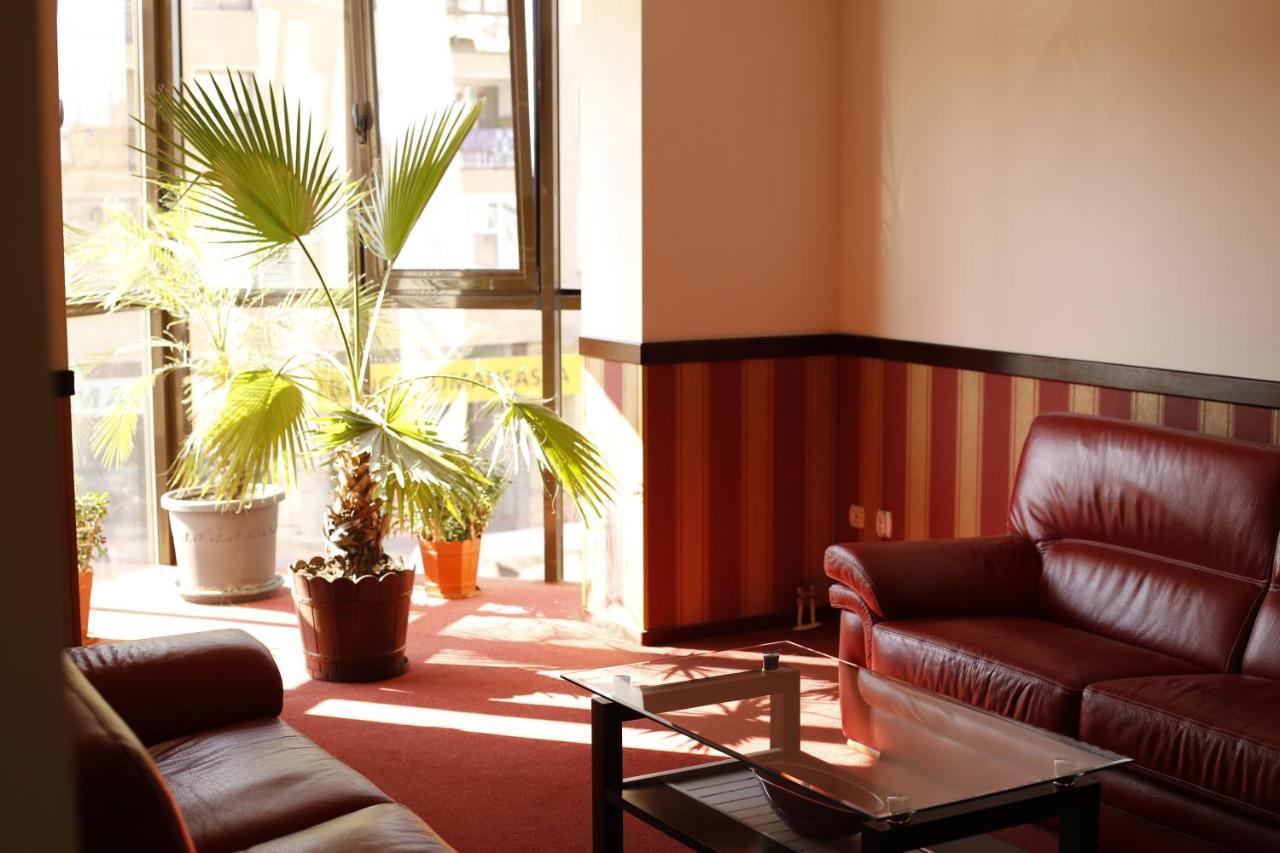Hotel Bulevard Făgăraş 외부 사진