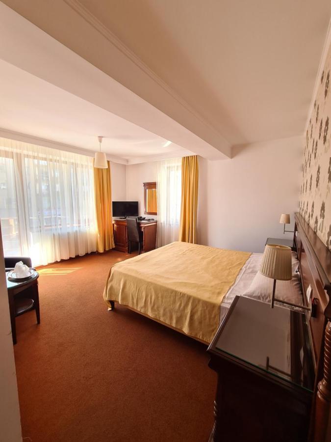 Hotel Bulevard Făgăraş 외부 사진