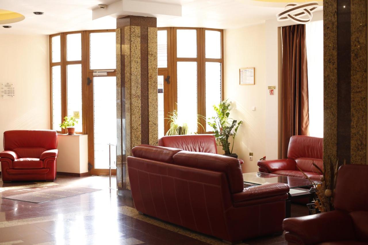 Hotel Bulevard Făgăraş 외부 사진