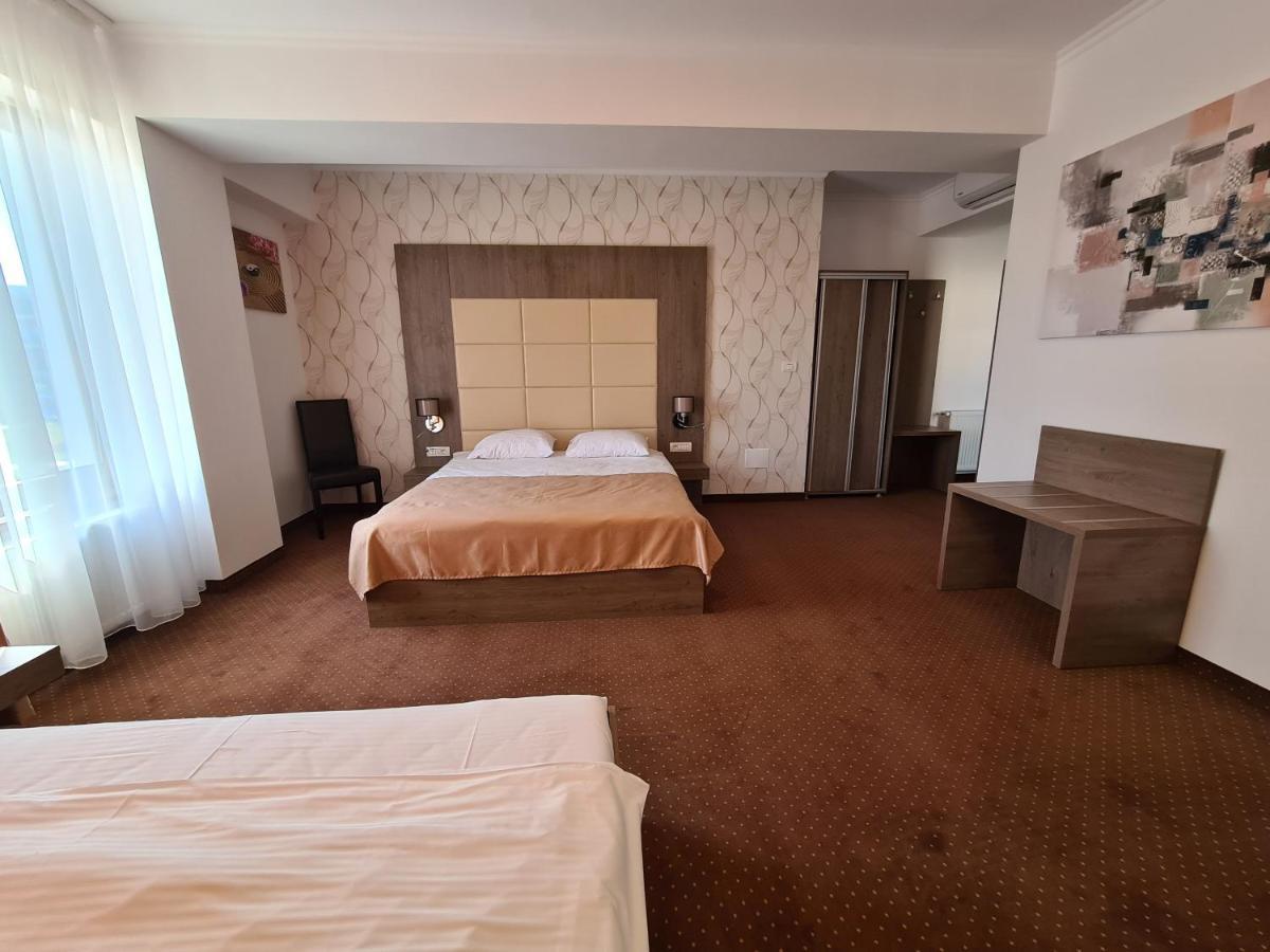 Hotel Bulevard Făgăraş 외부 사진