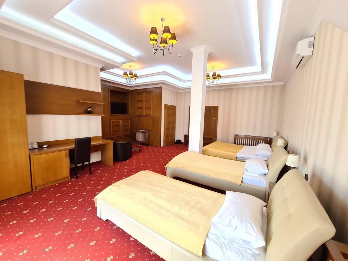 Hotel Bulevard Făgăraş 외부 사진