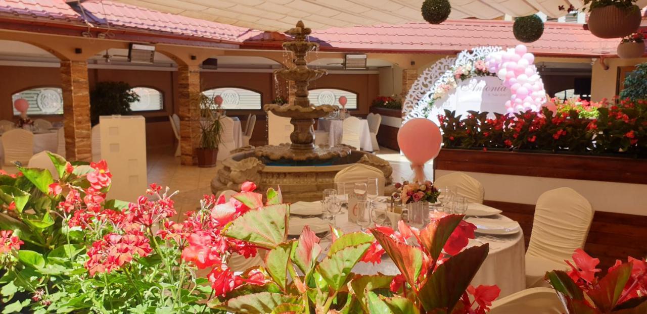 Hotel Bulevard Făgăraş 외부 사진
