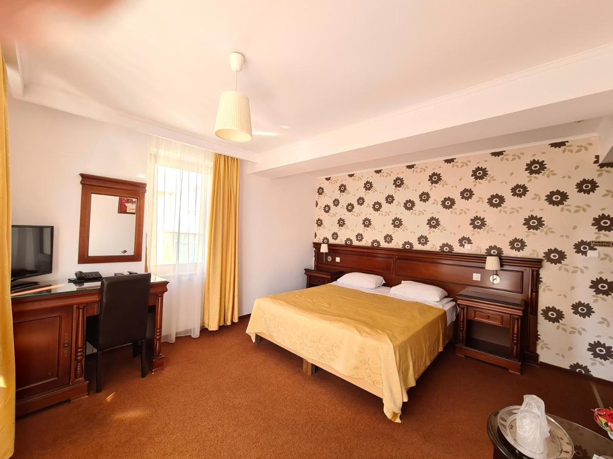 Hotel Bulevard Făgăraş 외부 사진